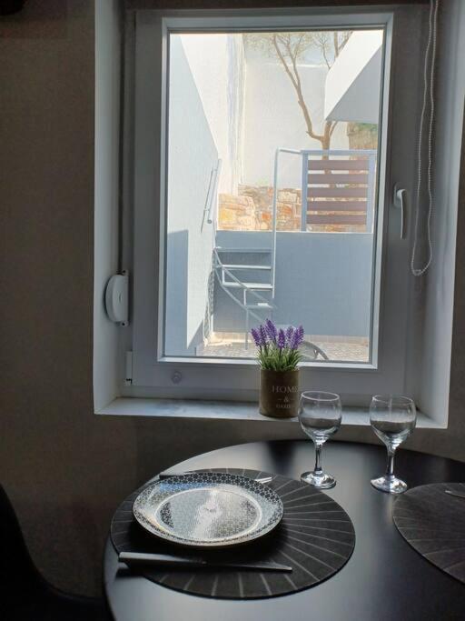 Petite Suite With Backyard. Mytilíni Eksteriør billede
