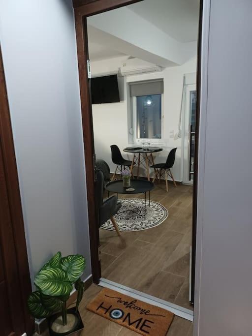 Petite Suite With Backyard. Mytilíni Eksteriør billede