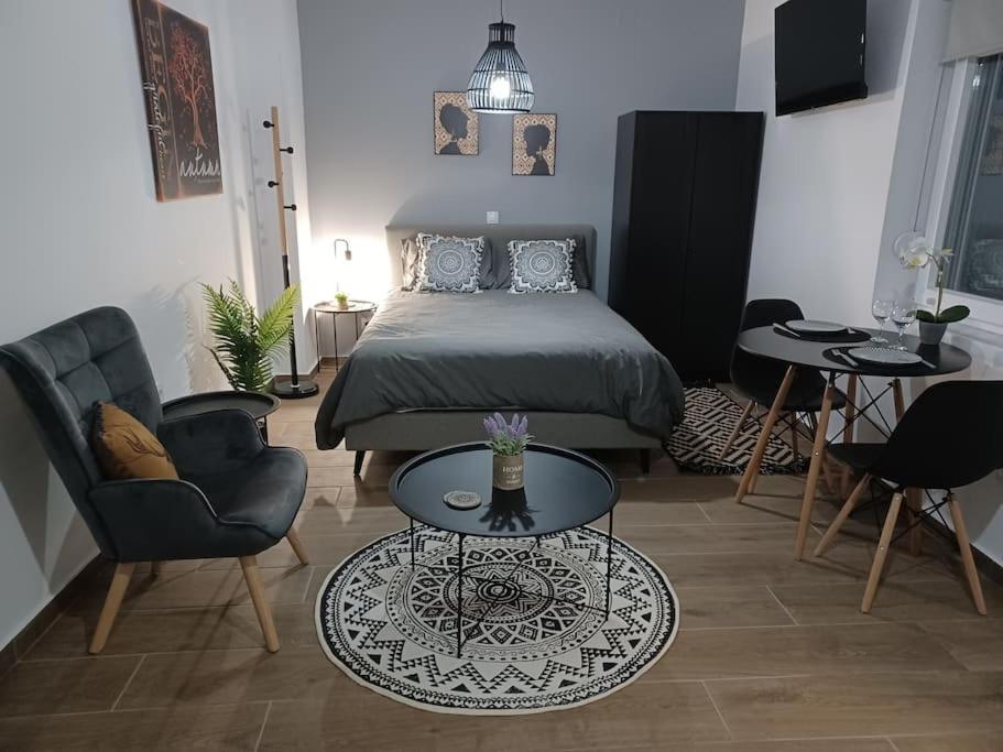 Petite Suite With Backyard. Mytilíni Eksteriør billede