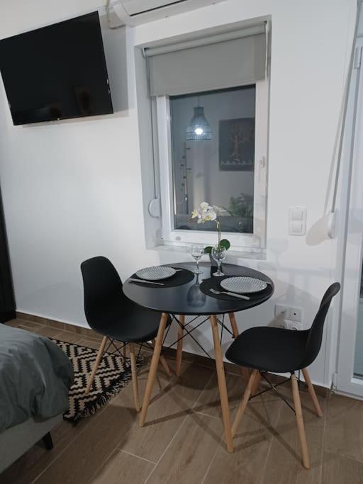 Petite Suite With Backyard. Mytilíni Eksteriør billede